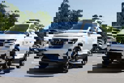 New 2025 Volvo XC40 B5 Core w/ Protection Package Premier