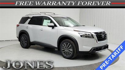 New 2025 Nissan Pathfinder SL w/ SL Premium Package