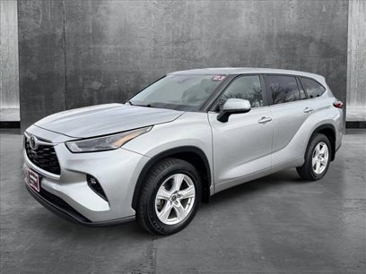 Used 2023 Toyota Highlander LE