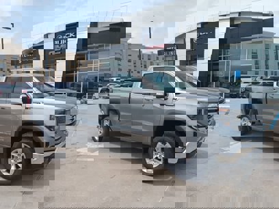 New 2025 GMC Sierra 1500 SLE