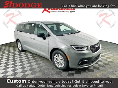 New 2025 Chrysler Pacifica Select