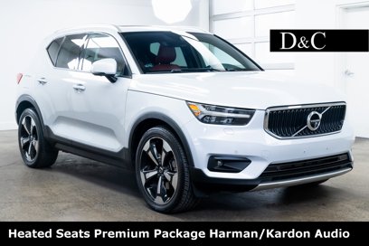 Used 2020 Volvo XC40 T5 Momentum w/ Protection Package Premier