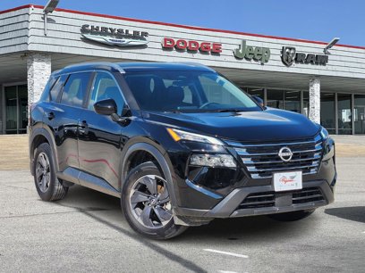 Used 2025 Nissan Rogue SV w/ SV Premium Package