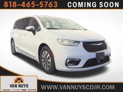 Used 2023 Chrysler Pacifica Limited