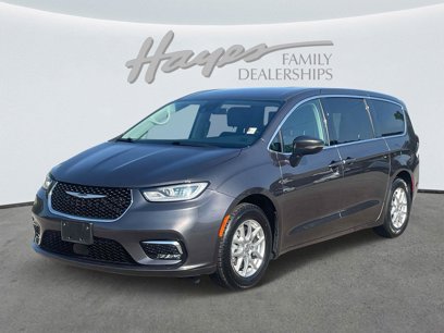 Used 2023 Chrysler Pacifica Touring-L