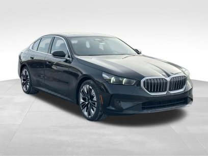 New 2025 BMW 530i xDrive w/ Premium Package