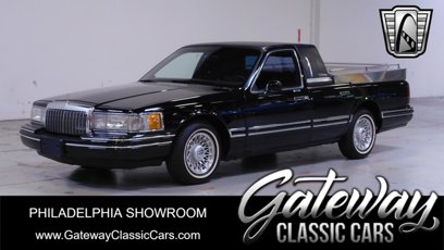 Used 1993 Lincoln Town Car Signature