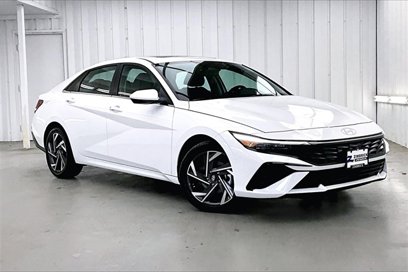 Used 2024 Hyundai Elantra SEL w/ Convenience Package