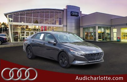 Used 2022 Hyundai Elantra SEL w/ Preferred Accessory Package