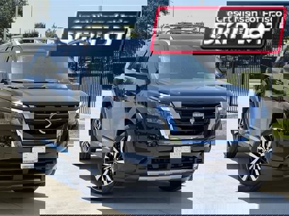 New 2025 Nissan Pathfinder Platinum