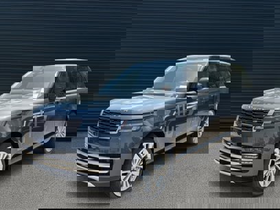 New 2025 Land Rover Range Rover Long Wheelbase SE