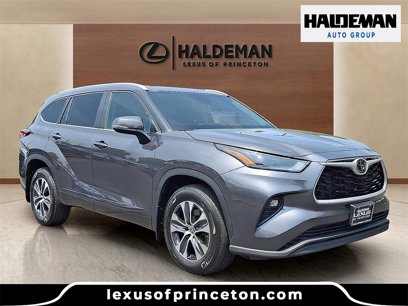 Used 2023 Toyota Highlander XLE