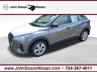 New 2025 Nissan Kicks Play S