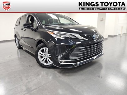 Certified 2022 Toyota Sienna Platinum
