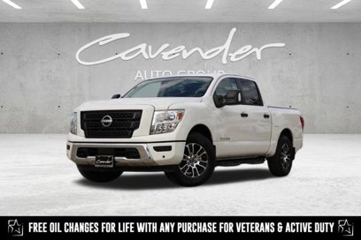New 2024 Nissan Titan SV w/ SV Convenience Package