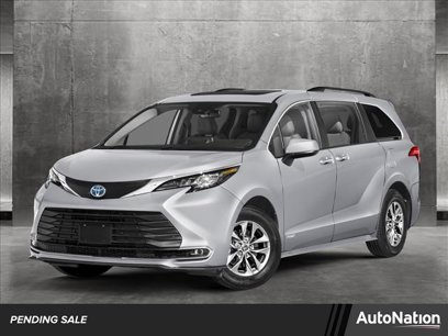 New 2025 Toyota Sienna XLE