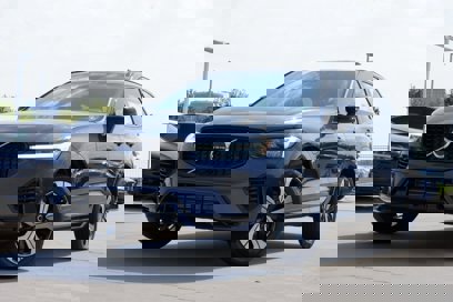 New 2025 Volvo XC60 T8 Core w/ Climate Package