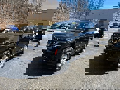 New 2025 Jeep Grand Cherokee Laredo w/ Luxury Tech Group I