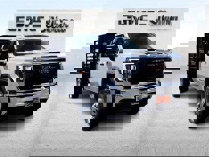 New 2024 GMC Sierra 3500 Pro w/ Convenience Package