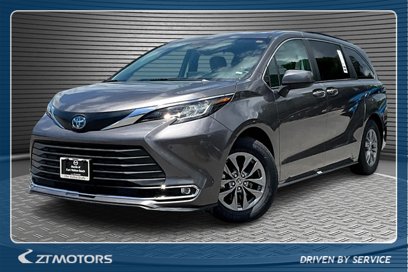 Used 2023 Toyota Sienna XLE