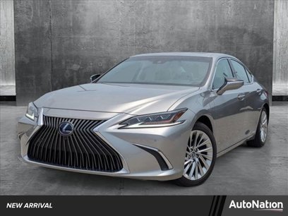 Used 2020 Lexus ES 300h w/ Luxury Package