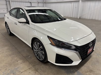 Used 2023 Nissan Altima 2.5 SL