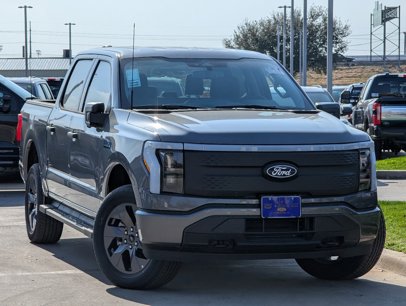 New 2024 Ford F150 Lightning XLT w/ Max Trailer Tow Package