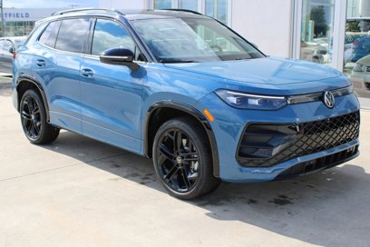 New 2025 Volkswagen Tiguan SE R-Line