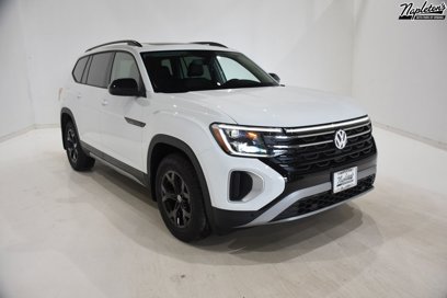 New 2025 Volkswagen Atlas Peak Edition SE