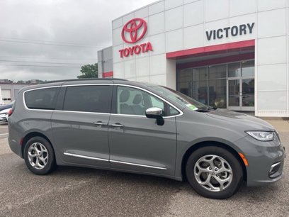 Used 2023 Chrysler Pacifica Limited