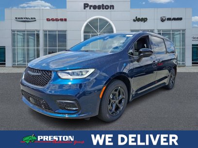 New 2025 Chrysler Pacifica Premium