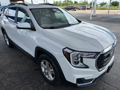 Used 2022 GMC Terrain SLE w/ Driver Convenience Package