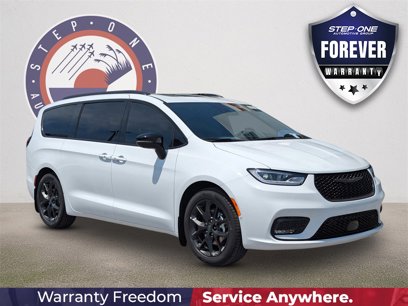 New 2026 Chrysler Pacifica Limited