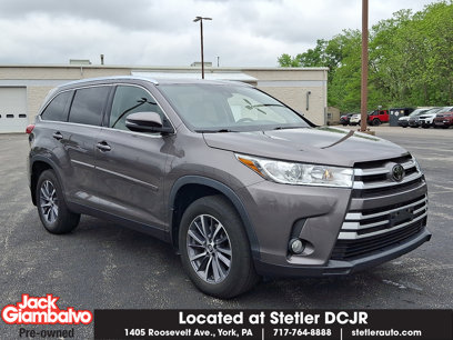 Used 2019 Toyota Highlander SE