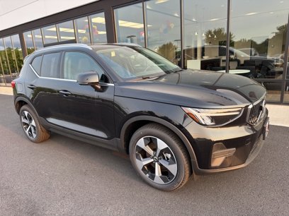 New 2025 Volvo XC40 B5 Core w/ Protection Package Premier