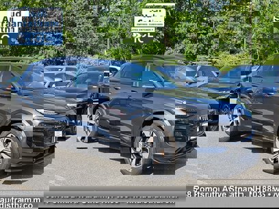 New 2025 Audi Q6 e-tron Premium Plus