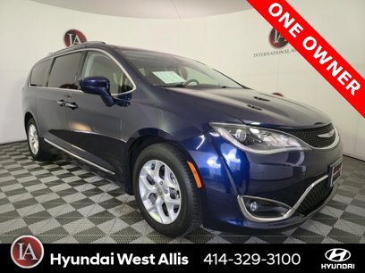 Used 2017 Chrysler Pacifica Touring-L Plus w/ Tire & Wheel Group