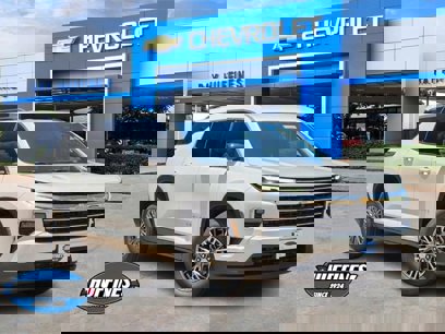 New 2025 Chevrolet Traverse LT w/ Driver Confidence Package