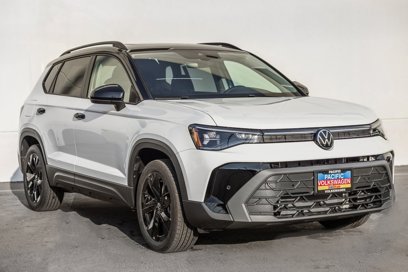 New 2025 Volkswagen Taos SE