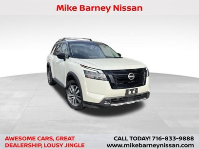 Used 2024 Nissan Pathfinder SL w/ Black Appearance Package