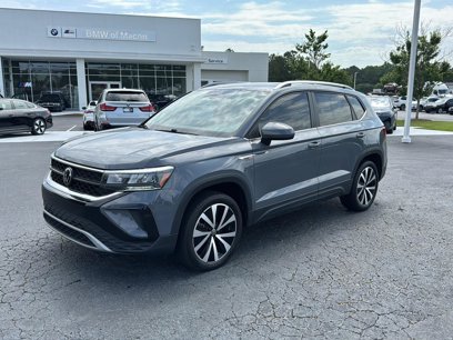 Used 2023 Volkswagen Taos SE w/ Panoramic Sunroof Package