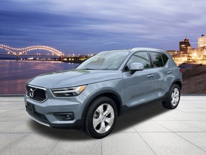 Used 2022 Volvo XC40 T4 Momentum