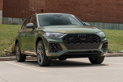 New 2025 Audi Q5 e Premium Plus