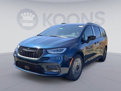 New 2025 Chrysler Pacifica Limited