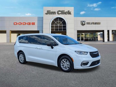 New 2026 Chrysler Pacifica Select