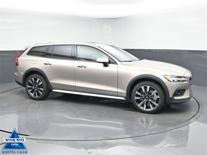 New 2026 Volvo V60 B5 Cross Country Ultra w/ Protection Package Premier