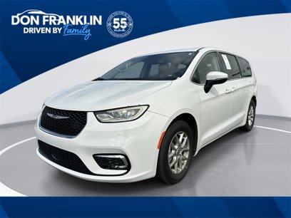 Used 2023 Chrysler Pacifica Touring-L