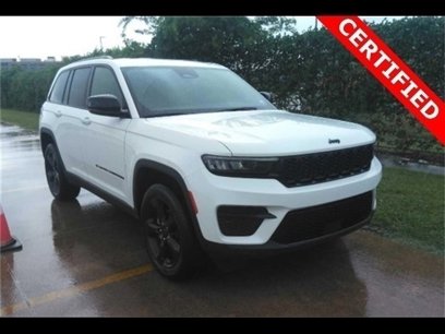 Used 2023 Jeep Grand Cherokee Altitude