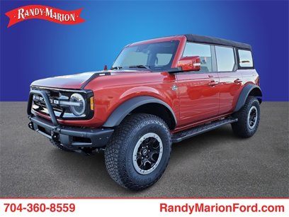 New 2023 Ford Bronco Outer Banks w/ Sasquatch Package