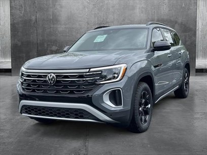 New 2025 Volkswagen Atlas Peak Edition SE